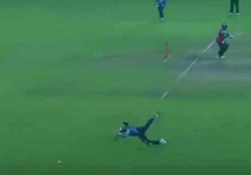 উড়ন্ত নাসিরের অসাধারণ ক্যাচ