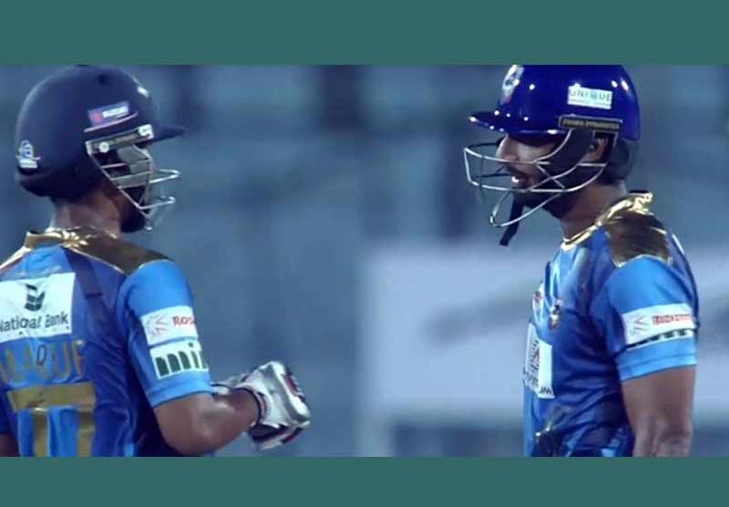 মেহেদি ঝড়ে উড়ে গেল মুশফিকের বরিশাল
